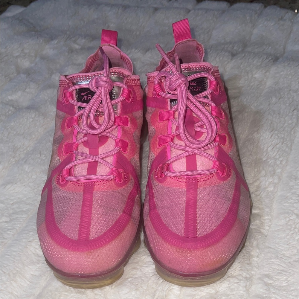 Nike Women’s Pink Air VaporMax Lightweight Sneakers